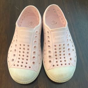 Light pink native toddler 9